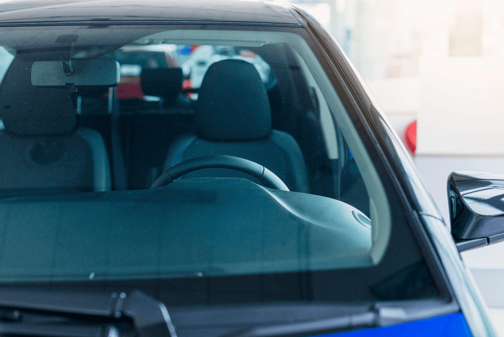 Kaca Laminated pada Kaca Depan Mobil